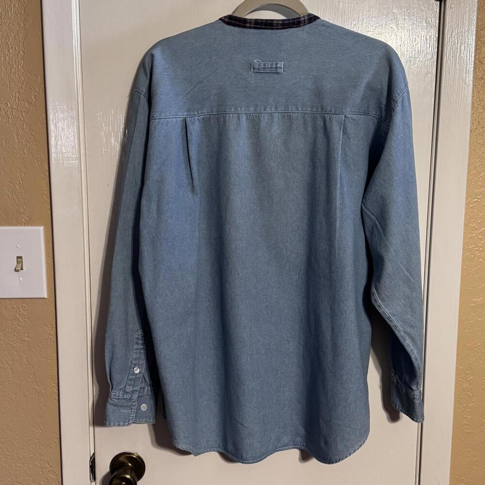 Vintage 90’s Bill Blass Women's Denim Shirt with Dog Embroidery Size Large - Picture 9 of 13